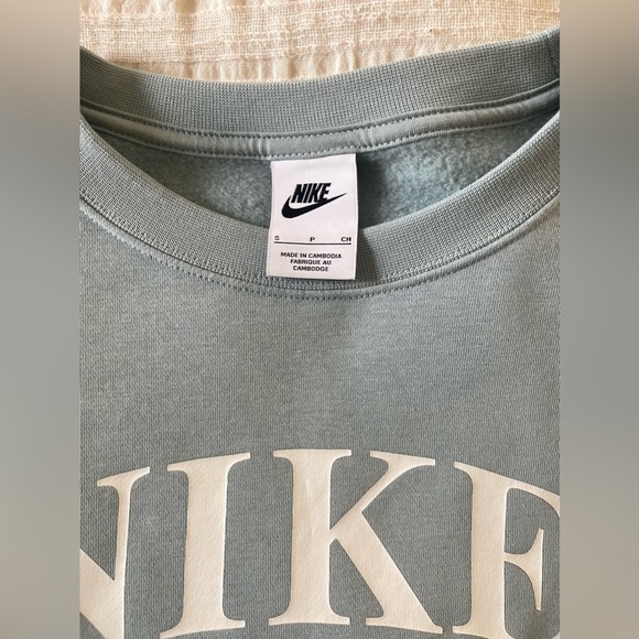 Nike Sportswear Essentials Oversized Sweatshirt & Shorts Set - Ocean Cube - Picture 8 of 10